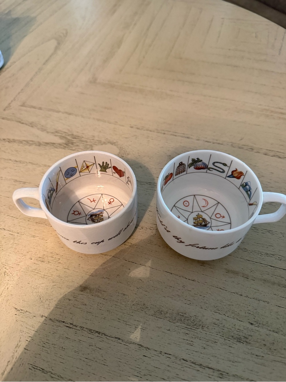 Royal Kendal England The Taltos Fortune Teller Tea Leaf set of 2 vintage cups